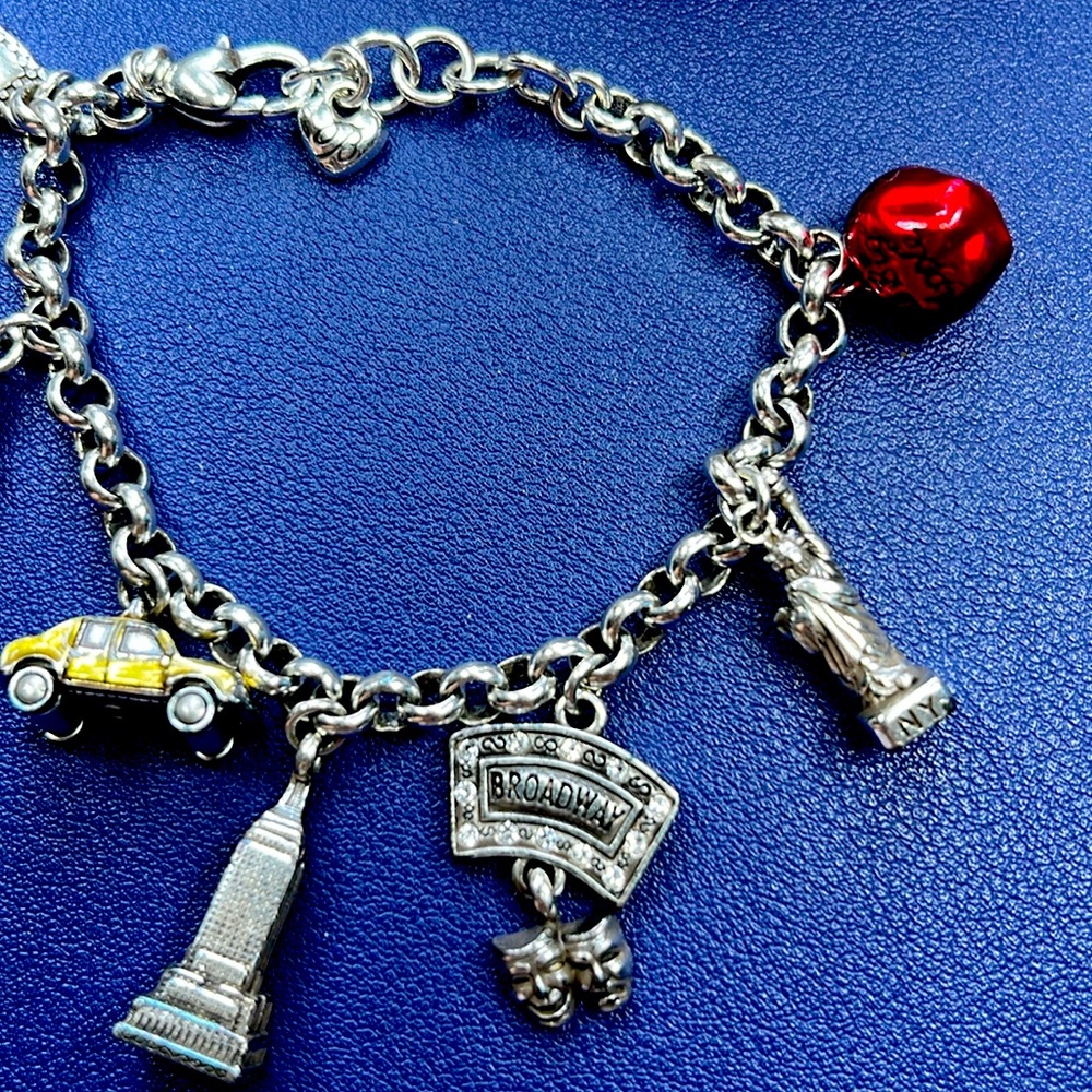 Brighton NEW YORK CITY Charm bracelet - Picture 4 of 9